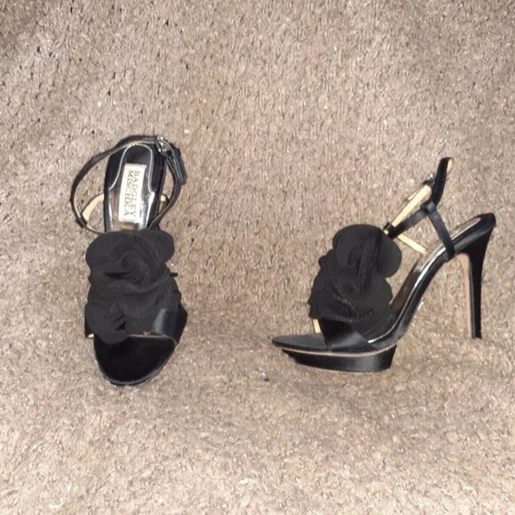 BADGLEY MISCHKA-Randee-Silk/Satin Black Flower-4.5" Heels-Sz 5.5-Excellent - Picture 1 of 7